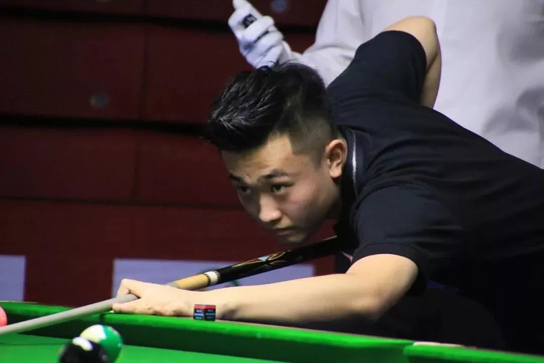 队在中场组 队在中场组